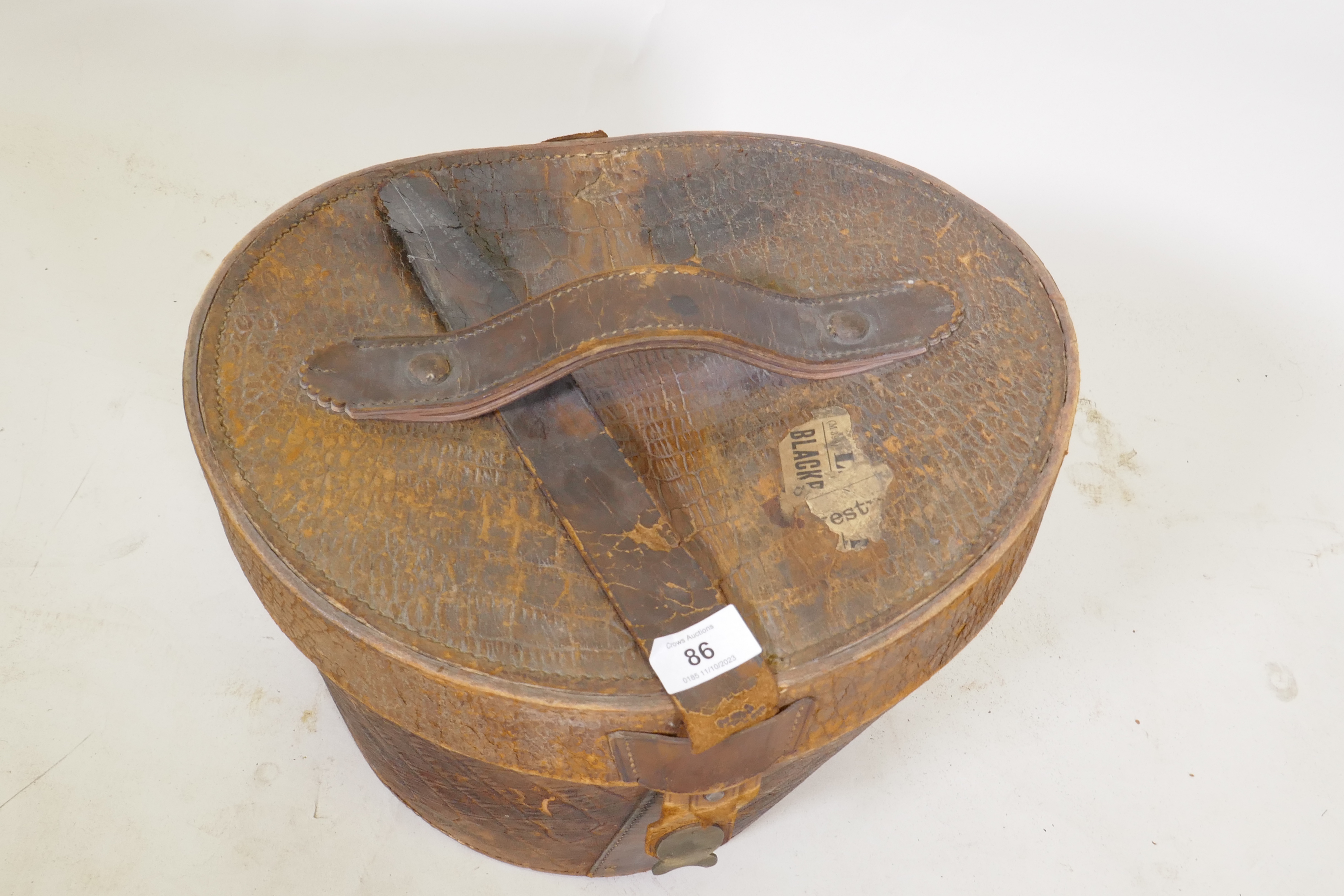 A C19th leather hat box with red silk lining, 26cm high - Image 3 of 3