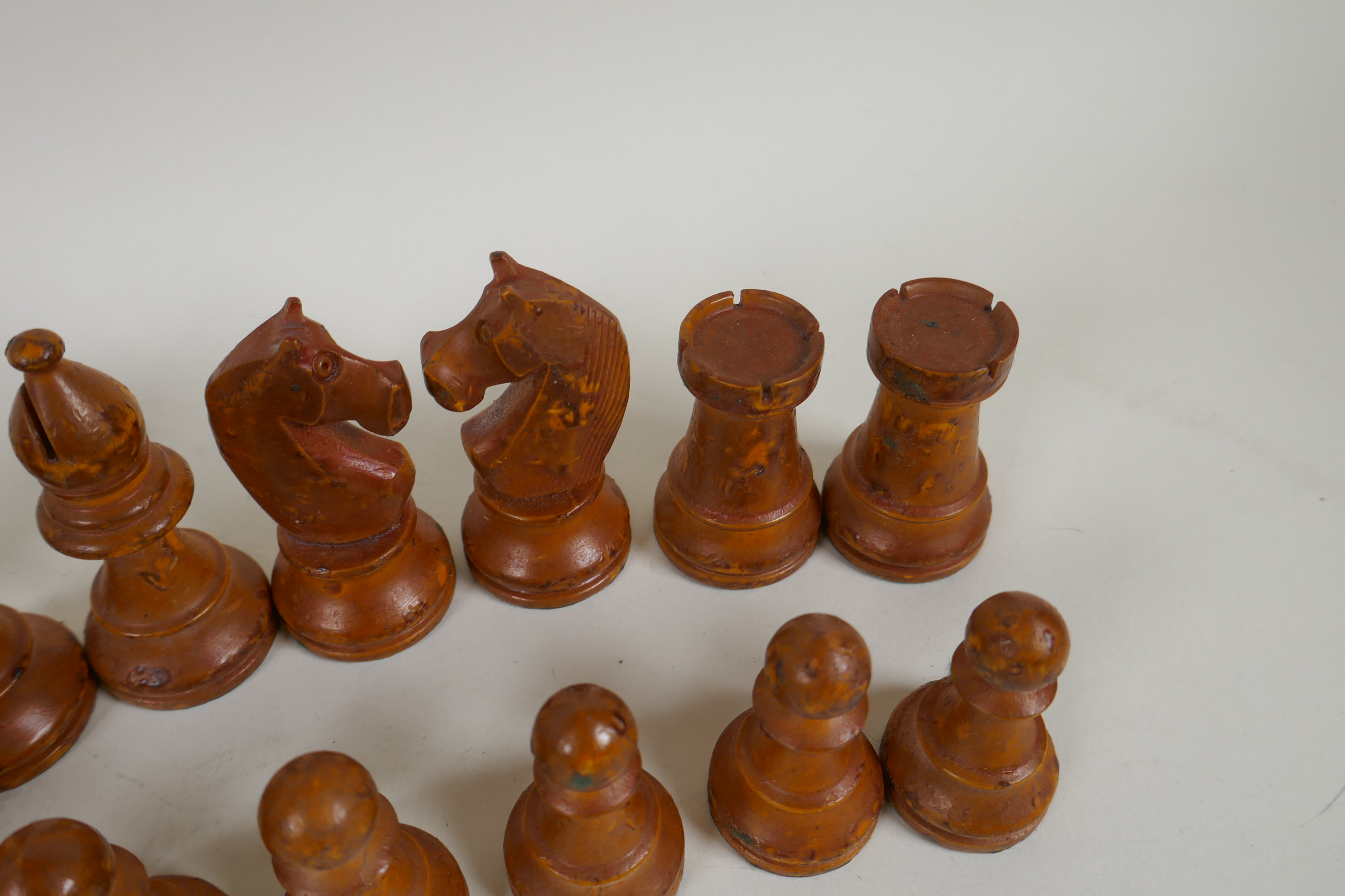 A late C19th/early C20th Staunton pattern boxwood and ebony chess set, king 9cm high - Image 6 of 7