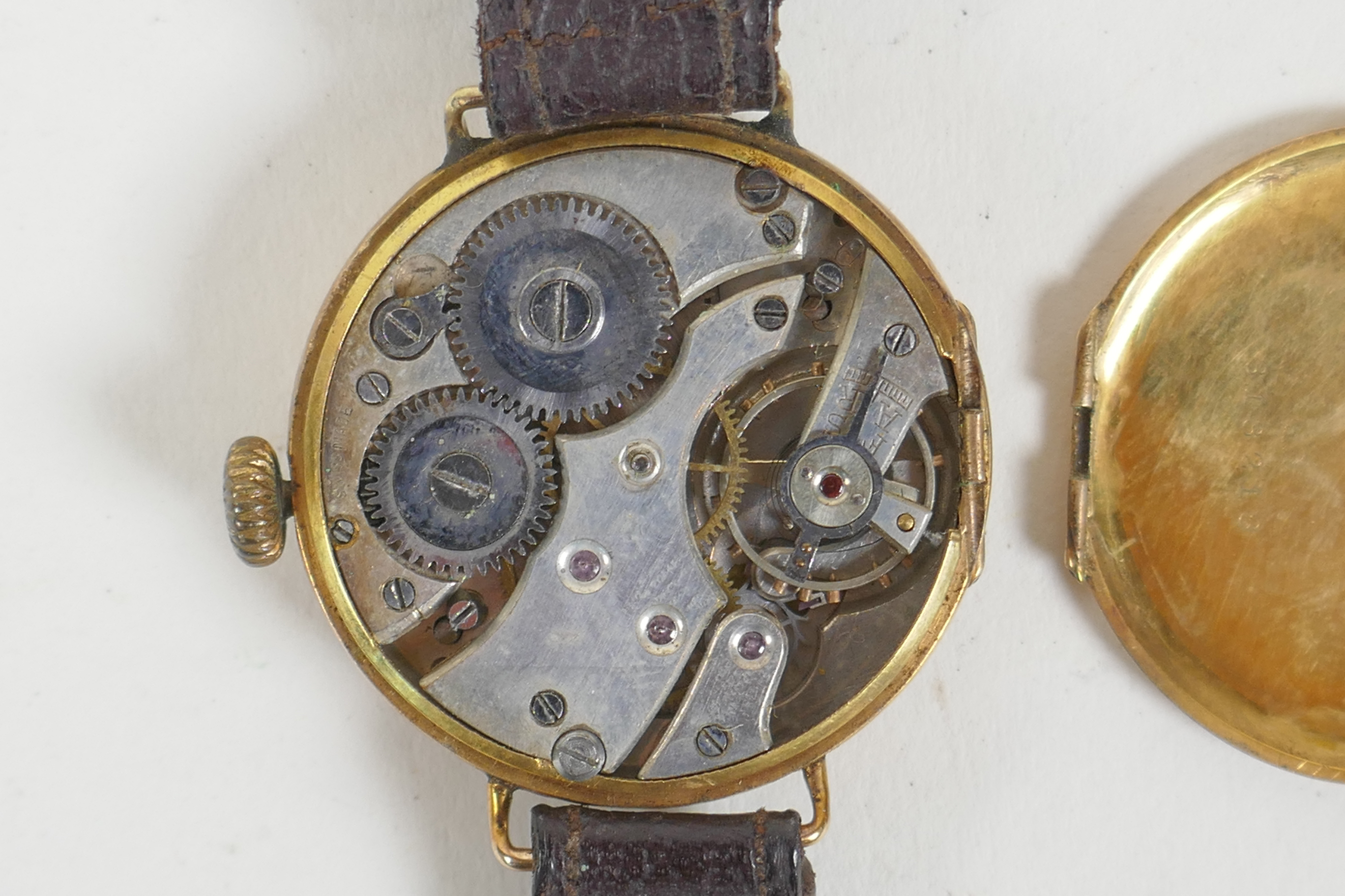 A 9ct gold cased wrist watch, the dial with Arabic numerals and subsidiary second dial, 3cm - Image 3 of 4