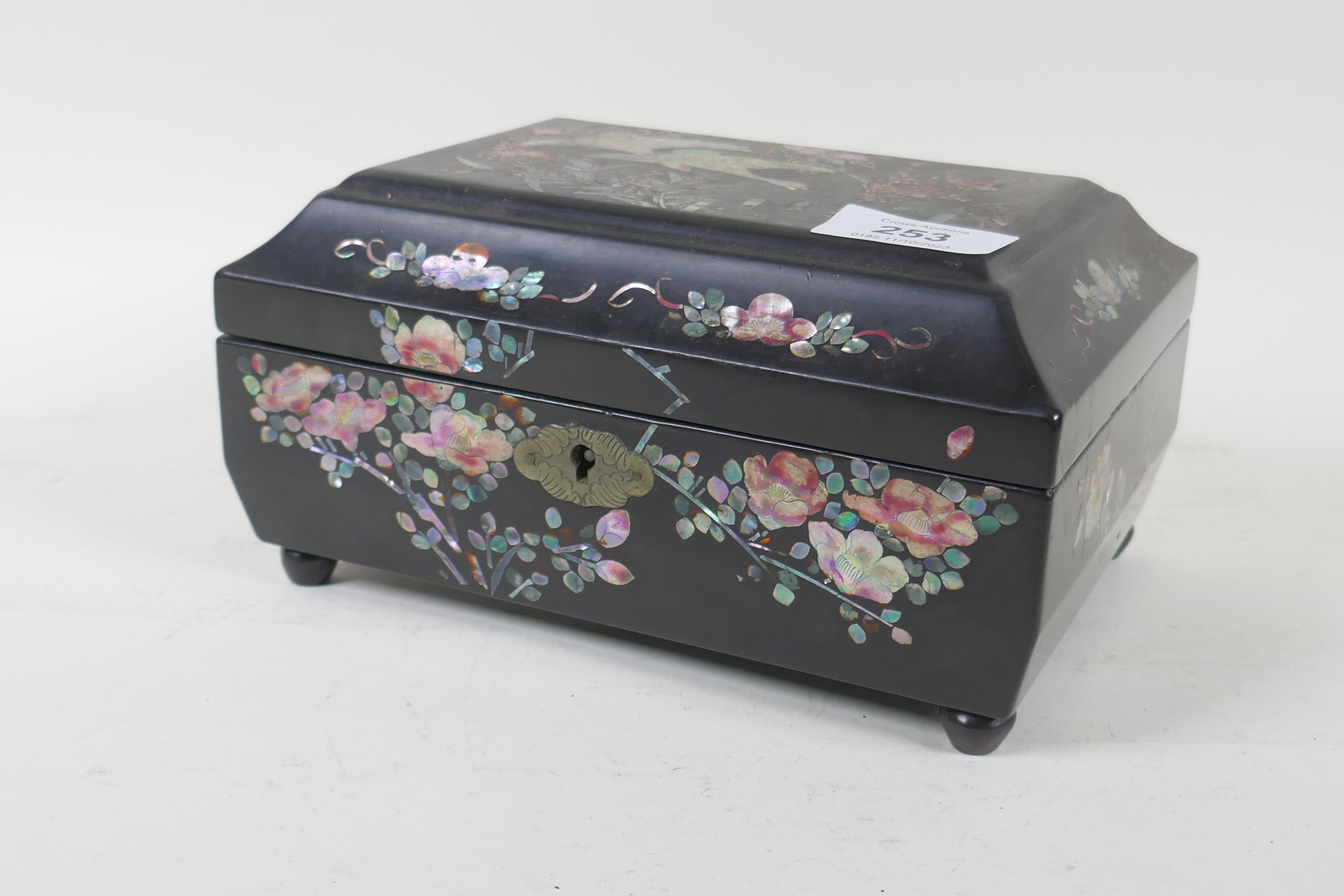 A Victorian papier mache sewing/jewellery box, inlaid with mother of pearl, 20 x 14 x 11cm