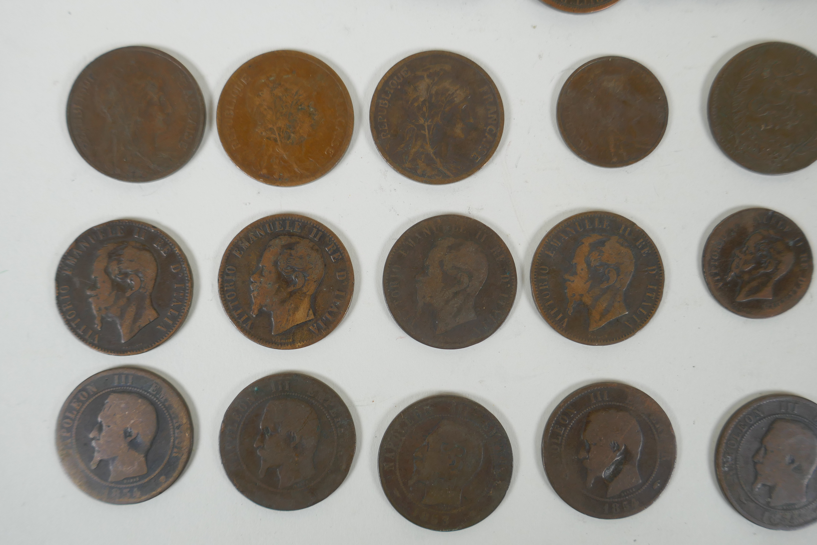 A large collection of assorted world coinage including a large quantity of Victorian copper pennies - Image 3 of 5