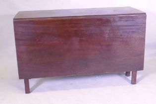 A Georgian mahogany dropleaf dining table, 122 x 51 x 74cm