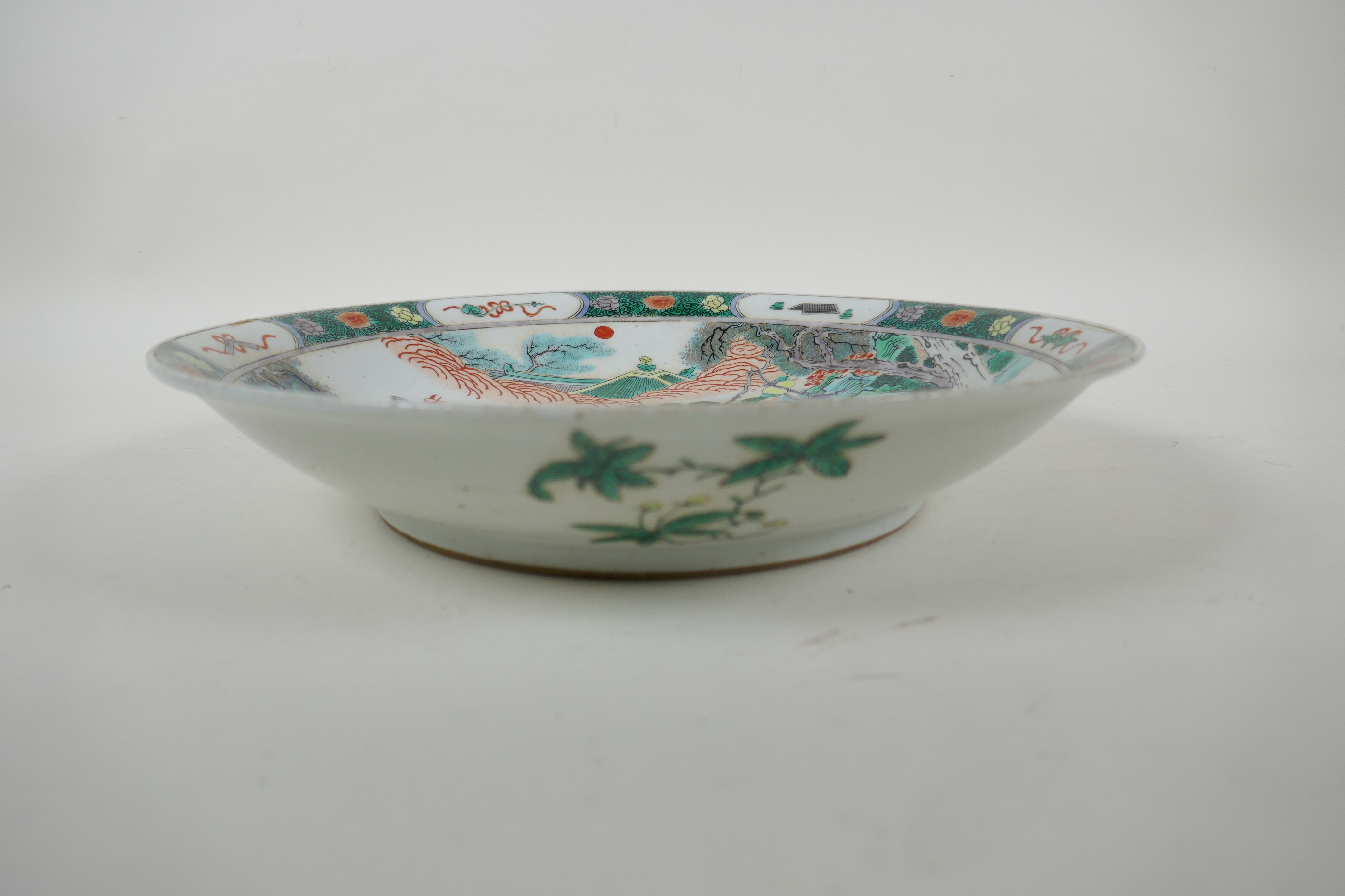 A Chinese KangXi style famille vert porcelain charger decorated with female travellers and deer - Image 4 of 6