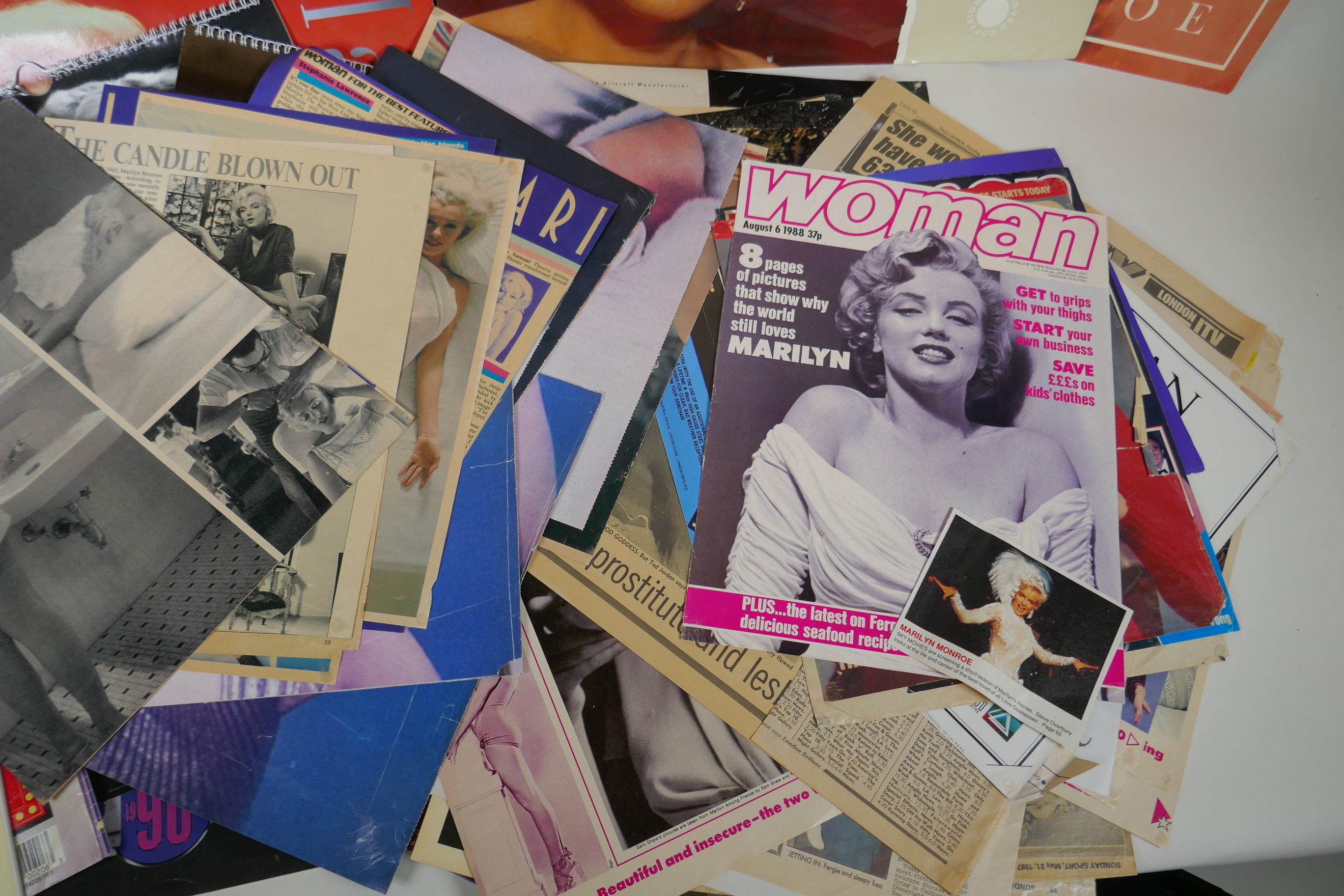 A large quantity of Marilyn Monroe ephemera to include calendars, press cuttings and posters, - Image 5 of 5