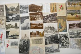 A quantity of C20th postcards, mostly topographical