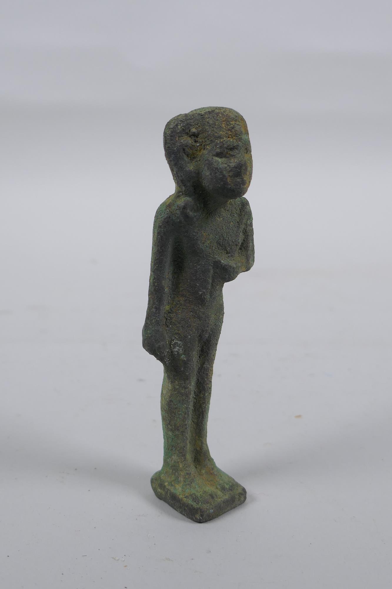 An Egyptian bronze figure, 11cm high - Image 2 of 3