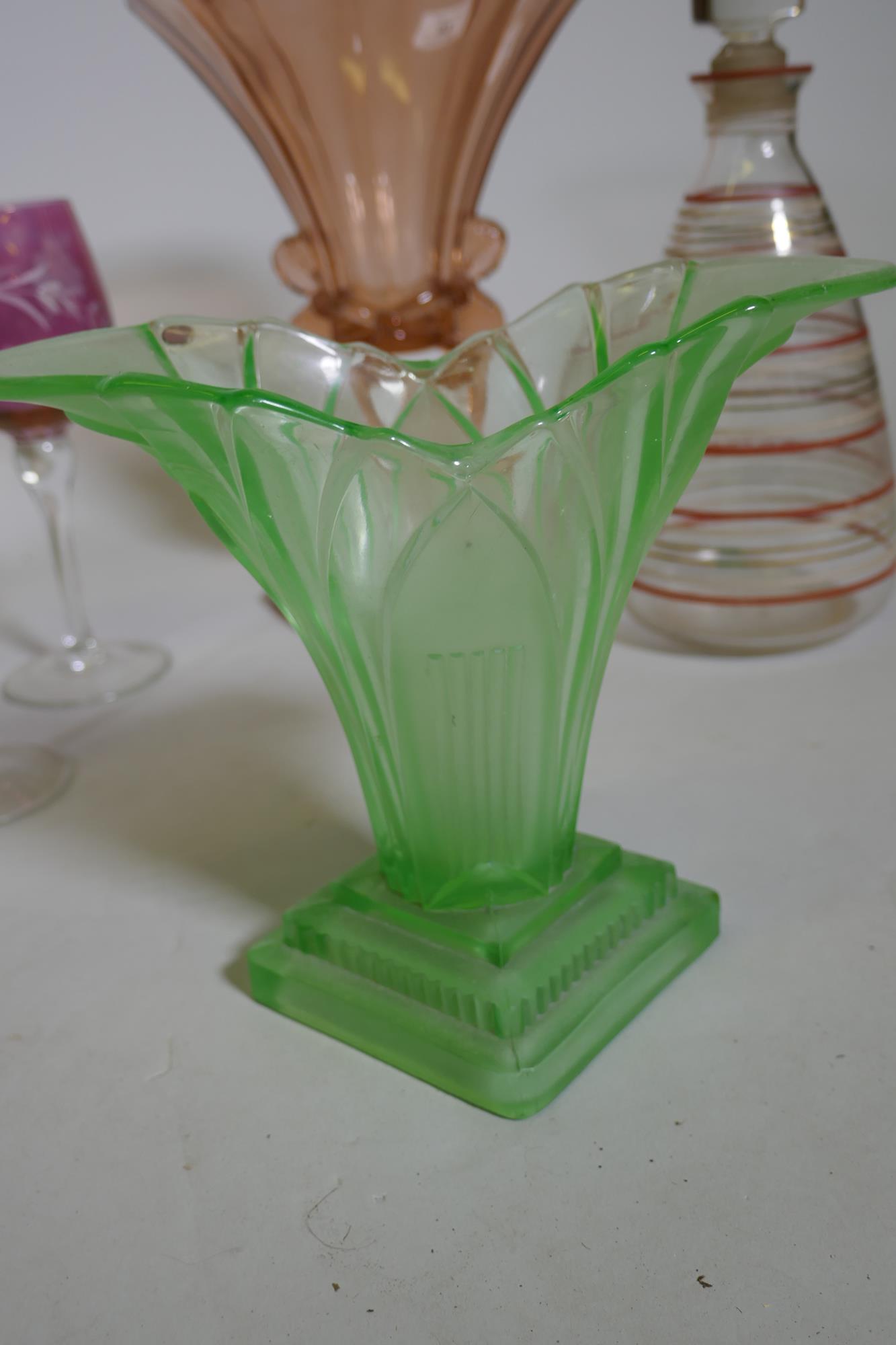 A set of six coloured hock glasses, two Art Deco vases and a lemonade flask, 28cm high - Image 4 of 5