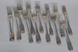 Various C18th French fiddle back forks (15), and two similar Georgian forks, 875g