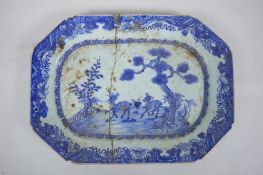 A late C19th/early C20th Chinese export blue and white porcelain dish, decorated with deer in a