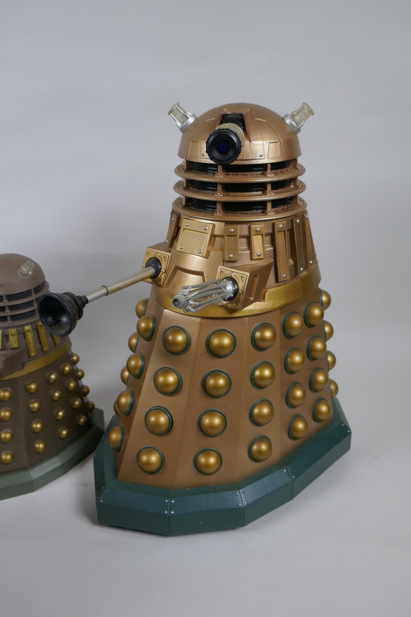 A quantity of Dr Who collectors' items, to include toy Daleks and Cybermen, moneybox, Earthshock VHS - Image 5 of 8
