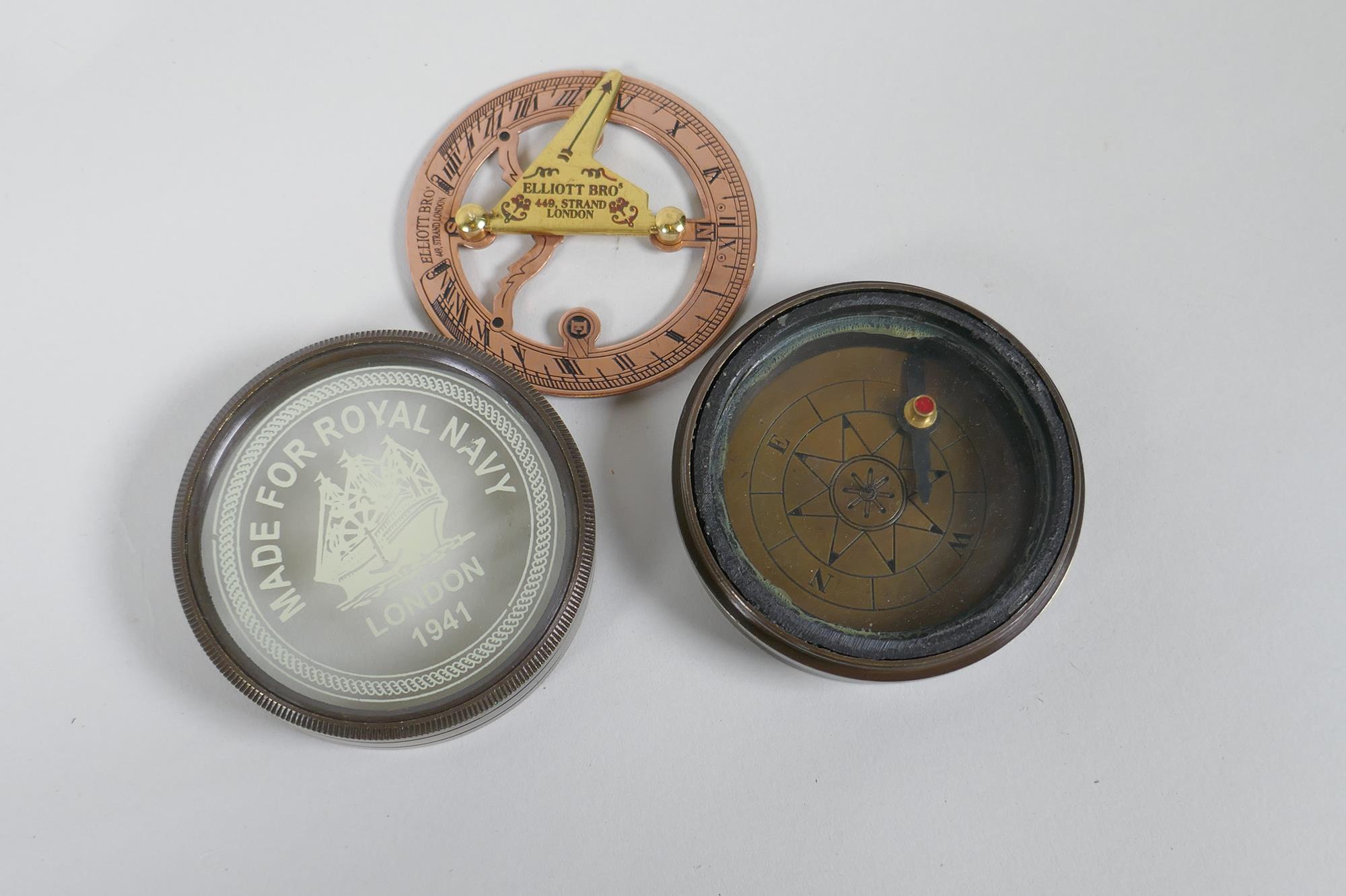 A brass desk top magnifying glass and two reproduction brass compasses, lens 8cm diameter, 1AF - Image 4 of 6