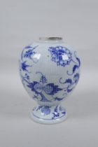 A C19th Augustus Rex Onion pattern blue and white porcelain vase, mark to base, 19cm high