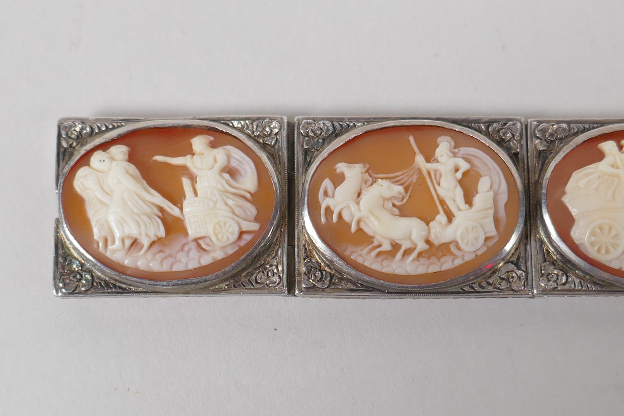 An antique silver cameo bracelet with Greco Roman decorative panels, and a matching ring, size L/M - Image 2 of 6