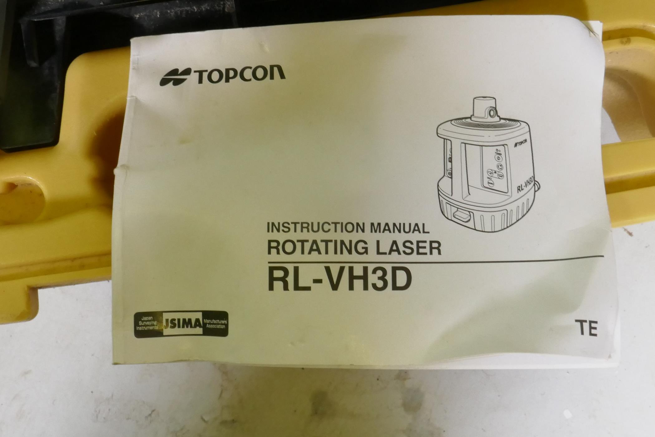 A Topcon RL-VH3D Rotating surveyor's laser, with tripod and staff - Image 2 of 5