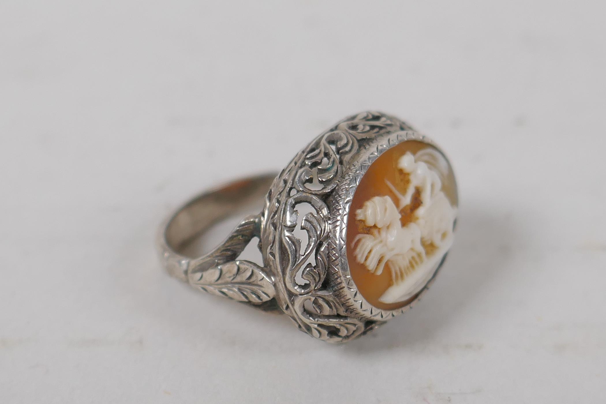An antique silver cameo bracelet with Greco Roman decorative panels, and a matching ring, size L/M - Image 6 of 6