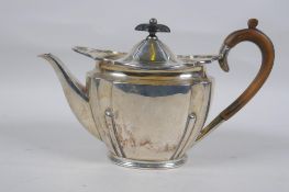 English silver teapot, Goldsmiths, 1905, 654g
