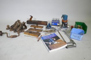 A quantity of hand planes, Record, Bailey Acorn, smoothing planes, rebate/moulding planes and a