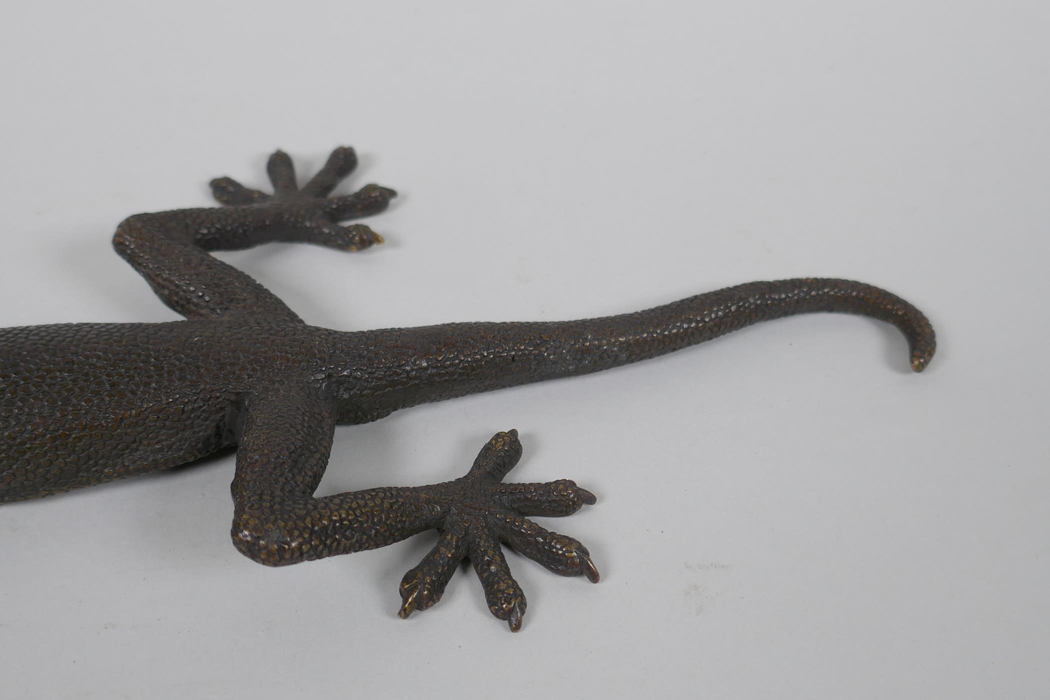 A filled bronze figure of a Gecko, 28cm long - Image 3 of 4