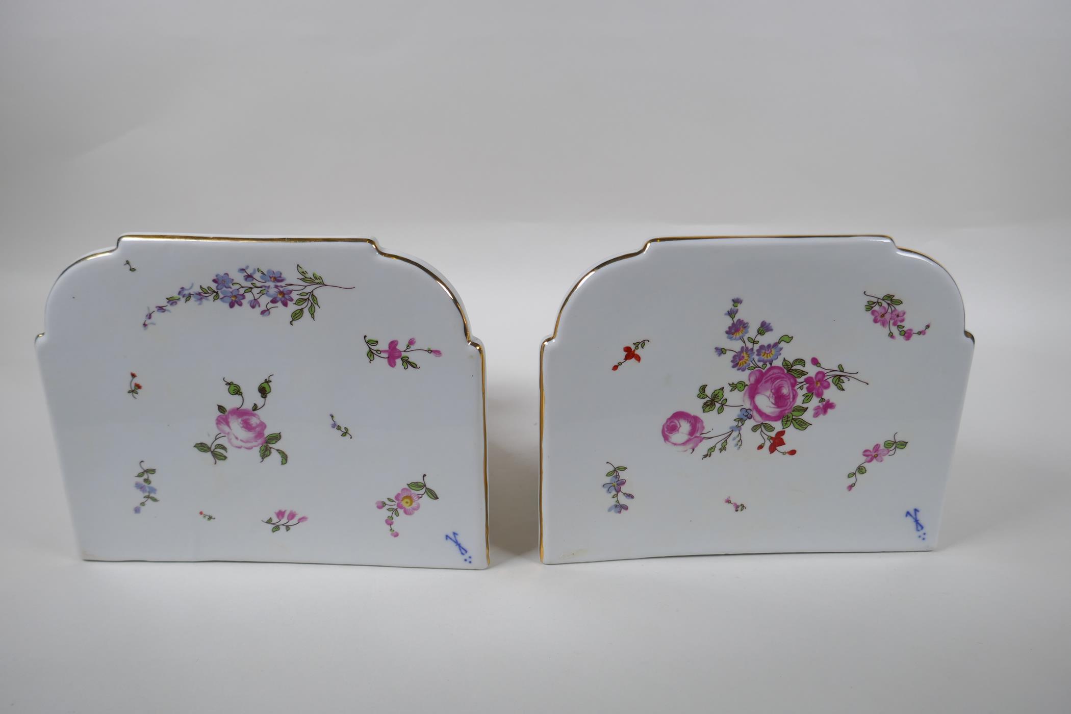 A pair of Dresden style porcelain wall brackets decorated with putti and flowers, 24cm high - Image 3 of 4
