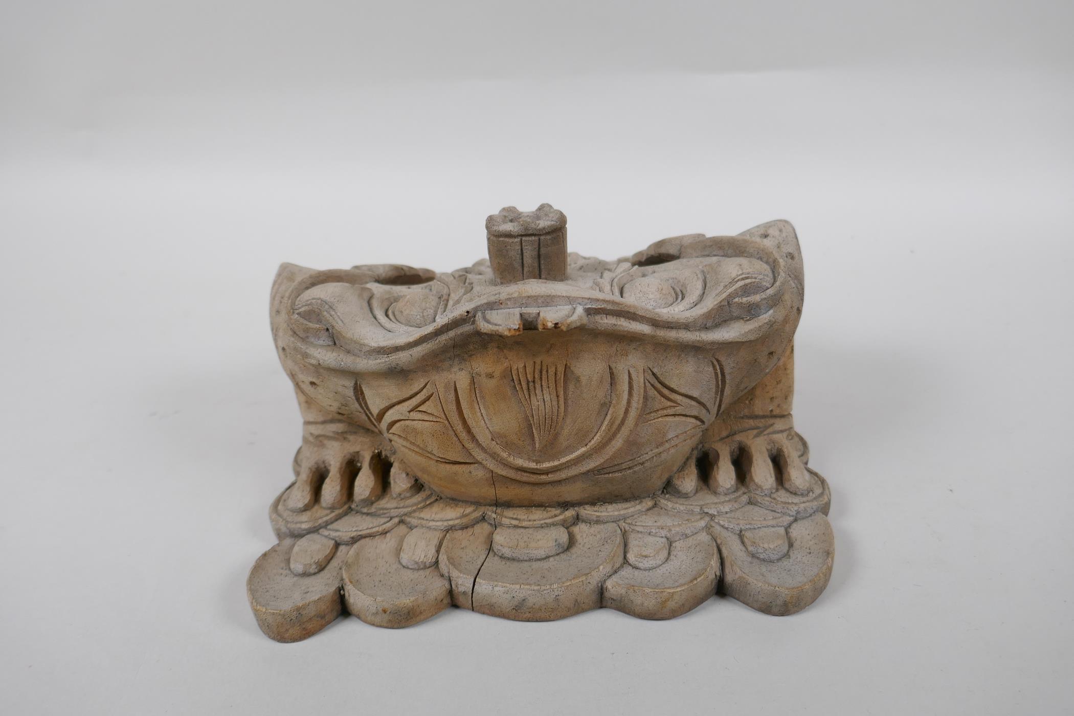 An antique Chinese carved wood Chan Chu (money toad), 20 x 24cm - Image 4 of 5
