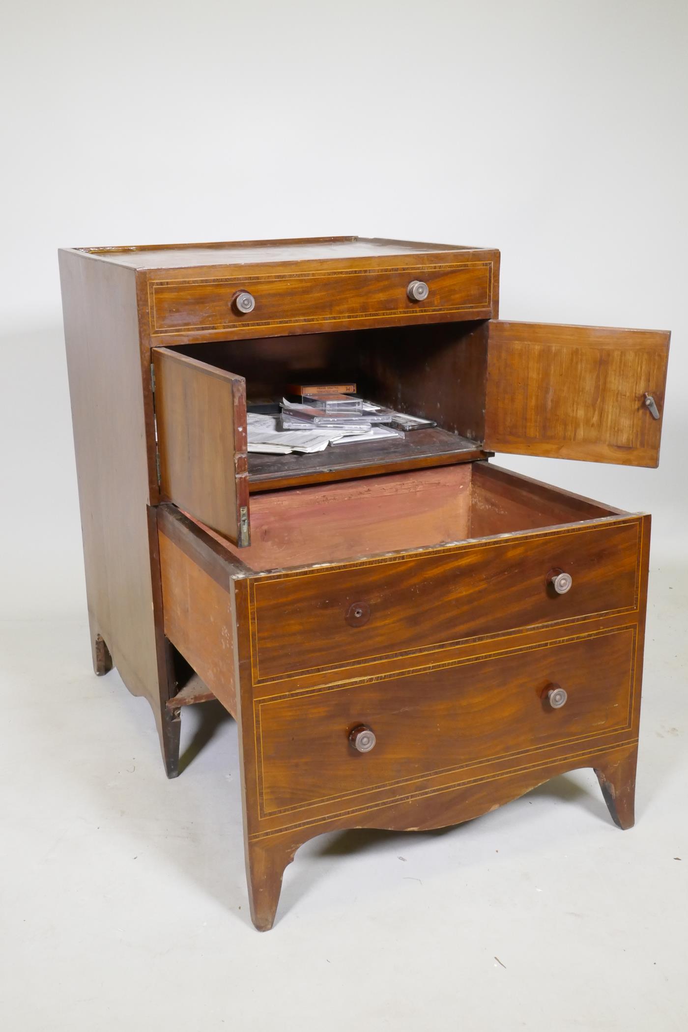 A Georgian mahogany commode/dressing chest with lift up top, two cupboards and pull out bottom - Image 3 of 3