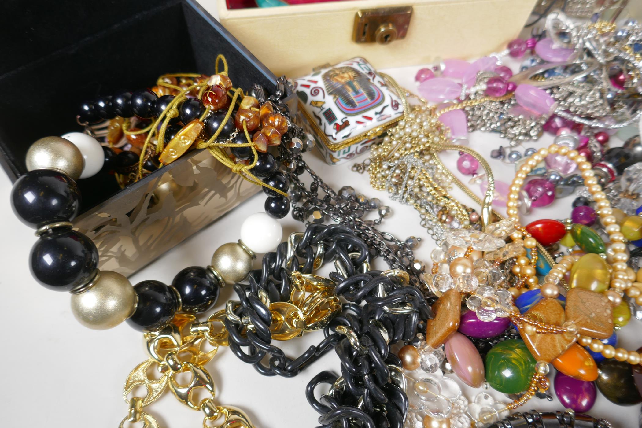 A large quantity of vintage costume jewellery and jewellery boxes, including necklaces, pendants, - Image 3 of 9