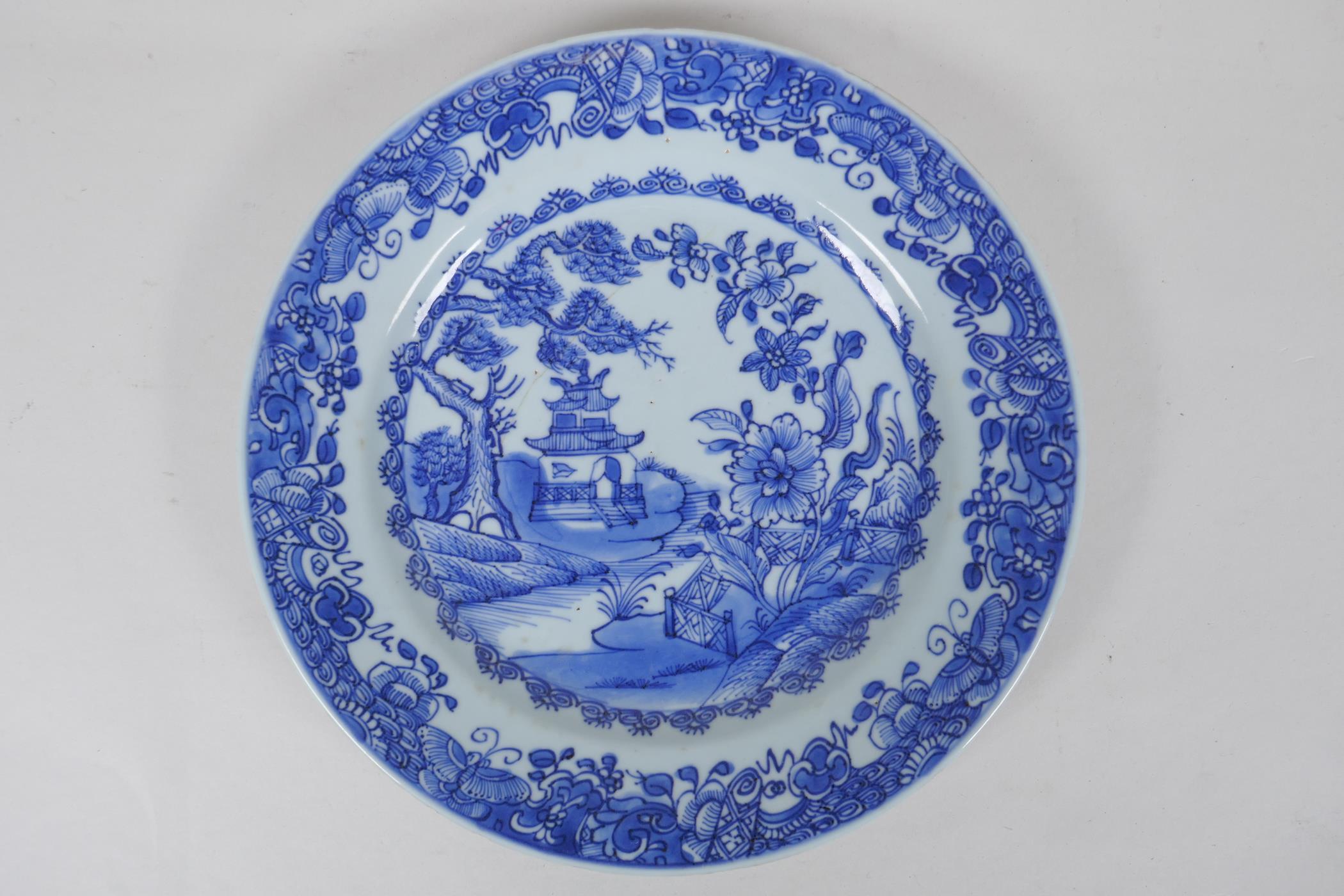 A late C18th/early C19th Chinese blue and white export porcelain cabinet plate decorated with a - Image 5 of 7