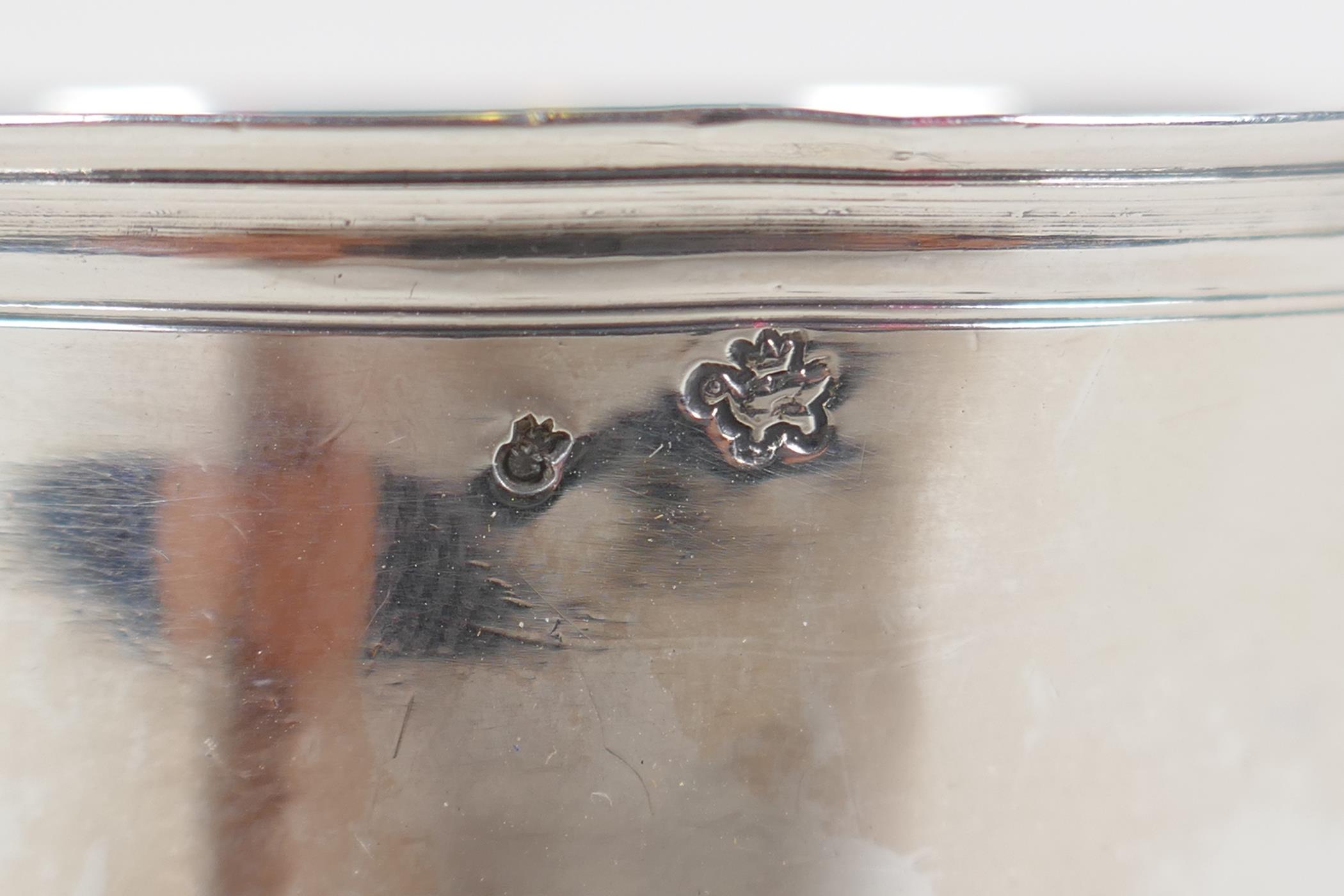 An antique continental silver pot raised on tripod supports, 80.8g, probably French - Image 3 of 5