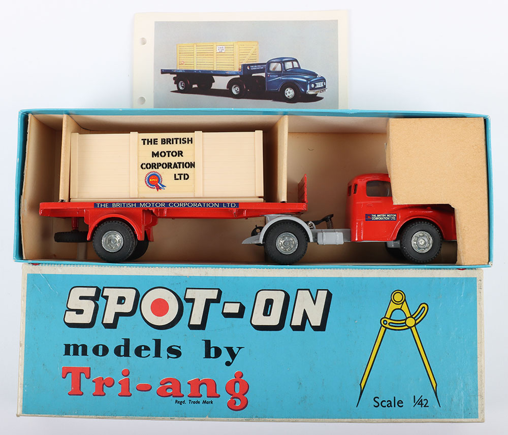Tri-ang Spot On No. 106A/0C Austin Prime Mover with Articulated Flat Float and MGA in crate B.M.C. L