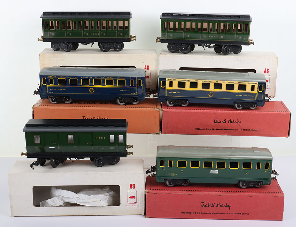 French Hornby 0 gauge Passenger coaches - Image 2 of 2