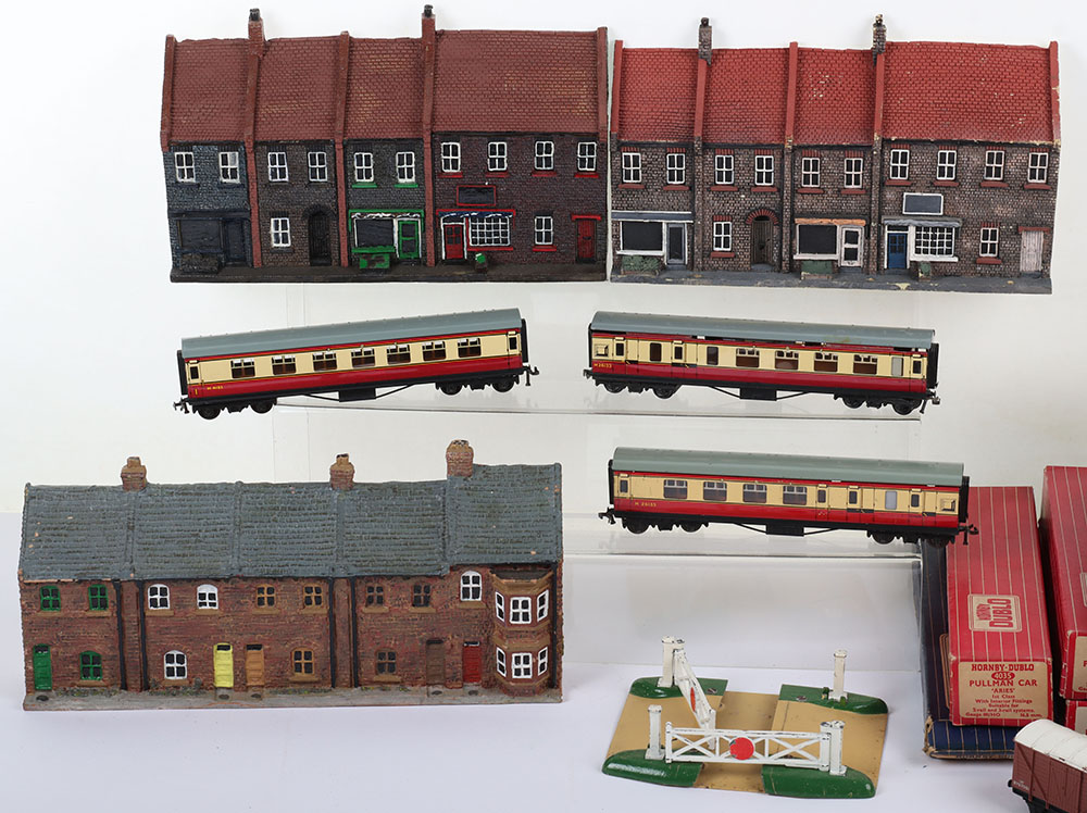 Hornby Dublo passenger coaches - Image 3 of 3