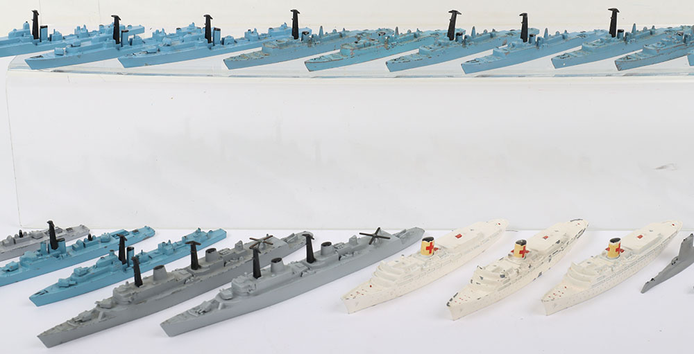 Collection of Tri-ang Minic 1:1200 scale Warships - Image 2 of 4