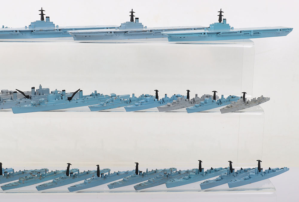Collection of Tri-ang Minic 1:1200 scale Warships - Image 4 of 4