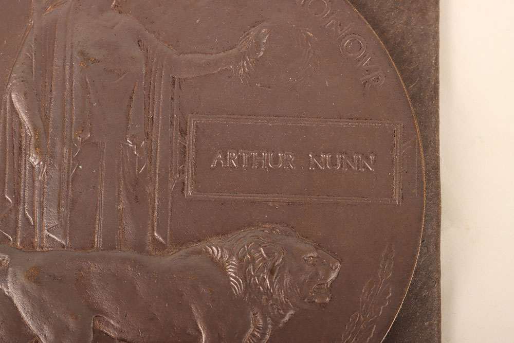 Great War Bronze Memorial Plaque, awarded to ‘ARTHUR NUNN’ - Image 3 of 5