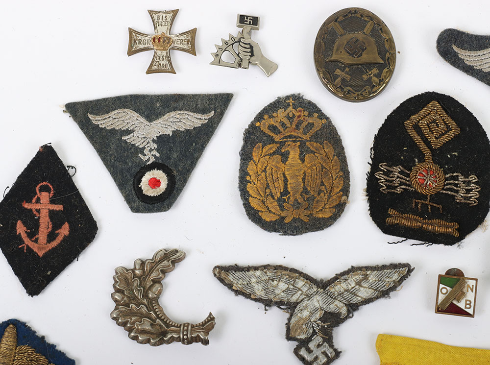 WW2 German and Italian Cloth Insignia Grouping - Image 8 of 9