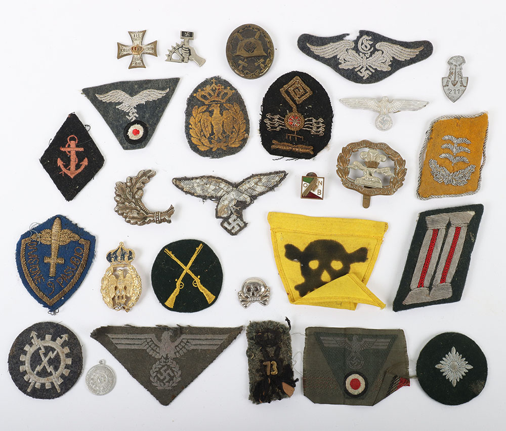 WW2 German and Italian Cloth Insignia Grouping - Image 4 of 9