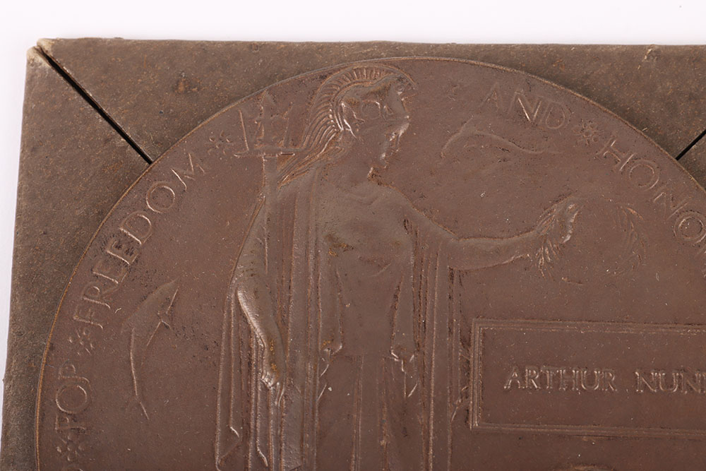 Great War Bronze Memorial Plaque, awarded to ‘ARTHUR NUNN’ - Image 4 of 5