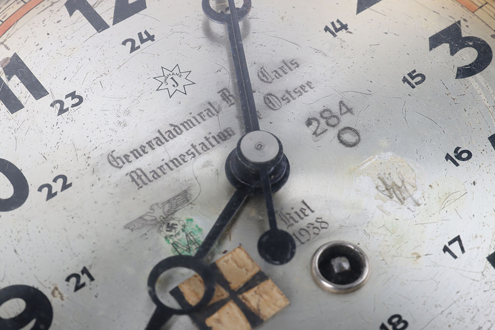 Scarce WW2 German Naval Bulkhead Style Clock of Generaladmiral Rolf Carls Marinestation der Ostsee - Image 4 of 7