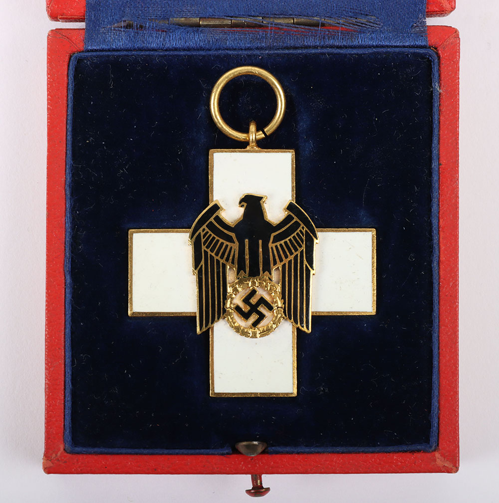 Third Reich Social Welfare Decoration 3rd Class in Original Case of Issue - Image 2 of 12