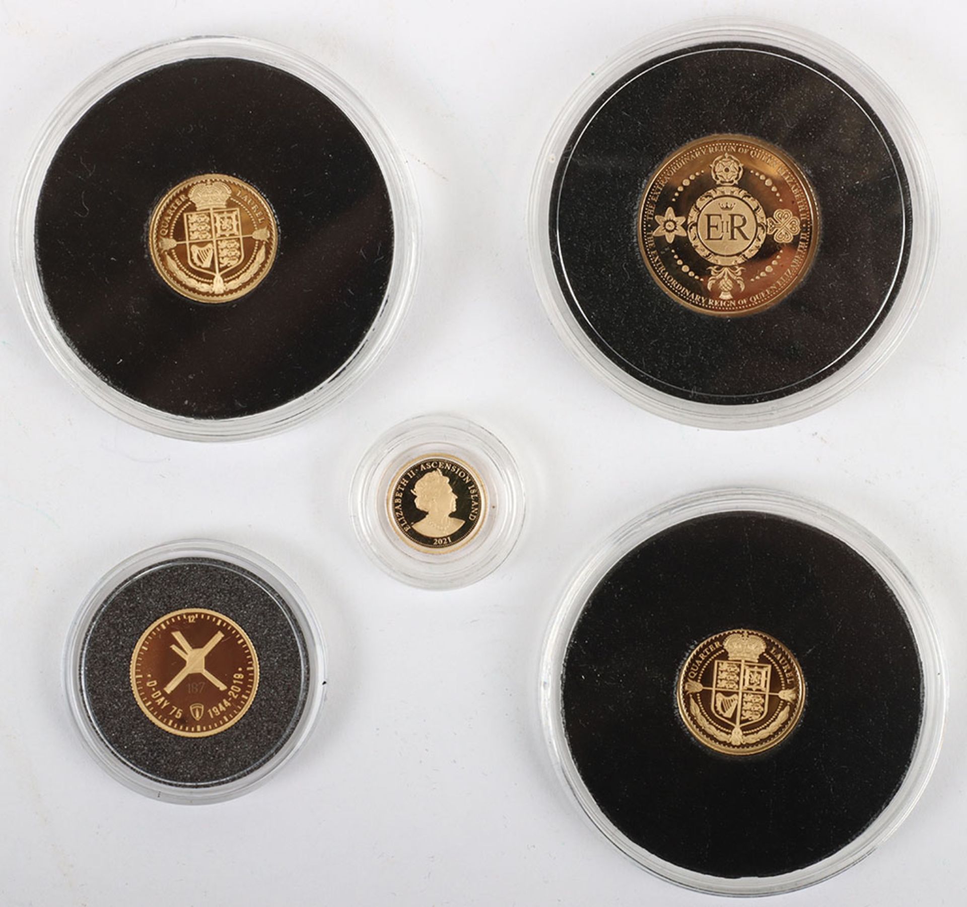 Five commemorative 22ct gold coins, including Tristan da Cunha - Image 3 of 3