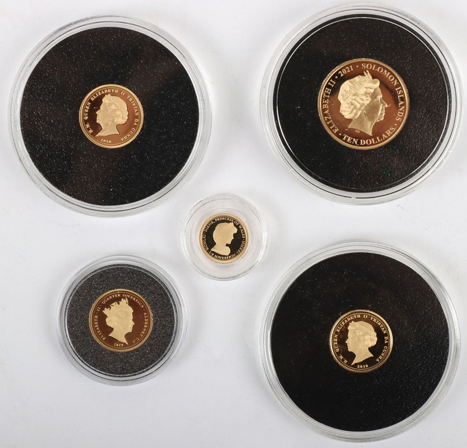 Five commemorative 22ct gold coins, including Tristan da Cunha - Image 2 of 3