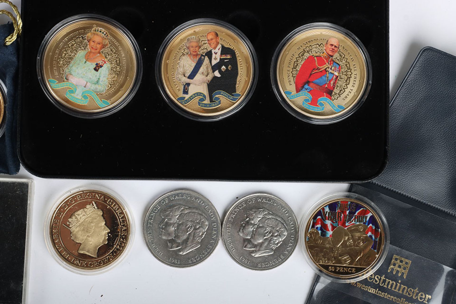 A large quantity of gold and silver plated modern coin sets and covers - Image 2 of 5