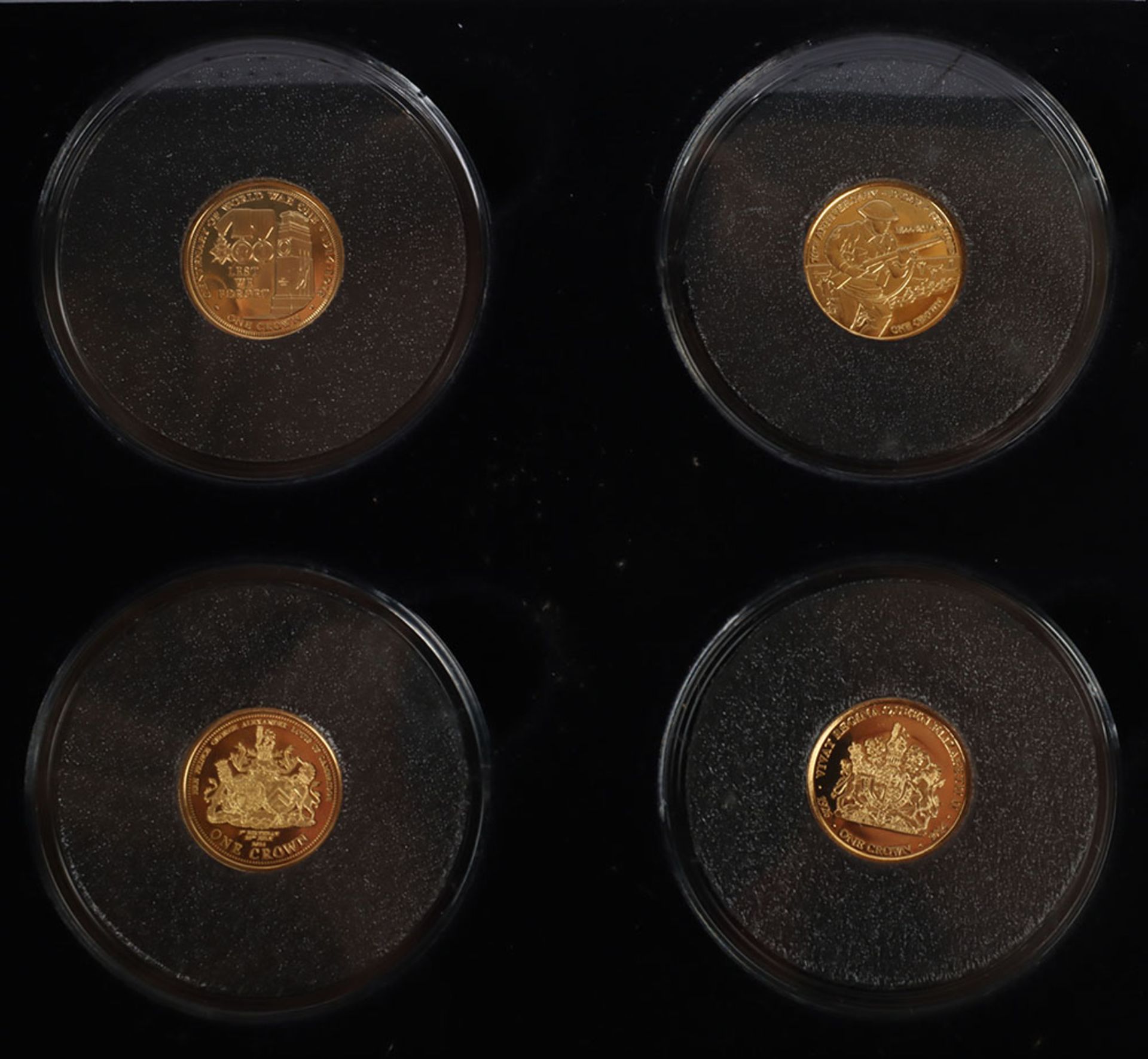 A set of four 9ct gold (1g each) Tristan da Cunha coins - Image 2 of 4