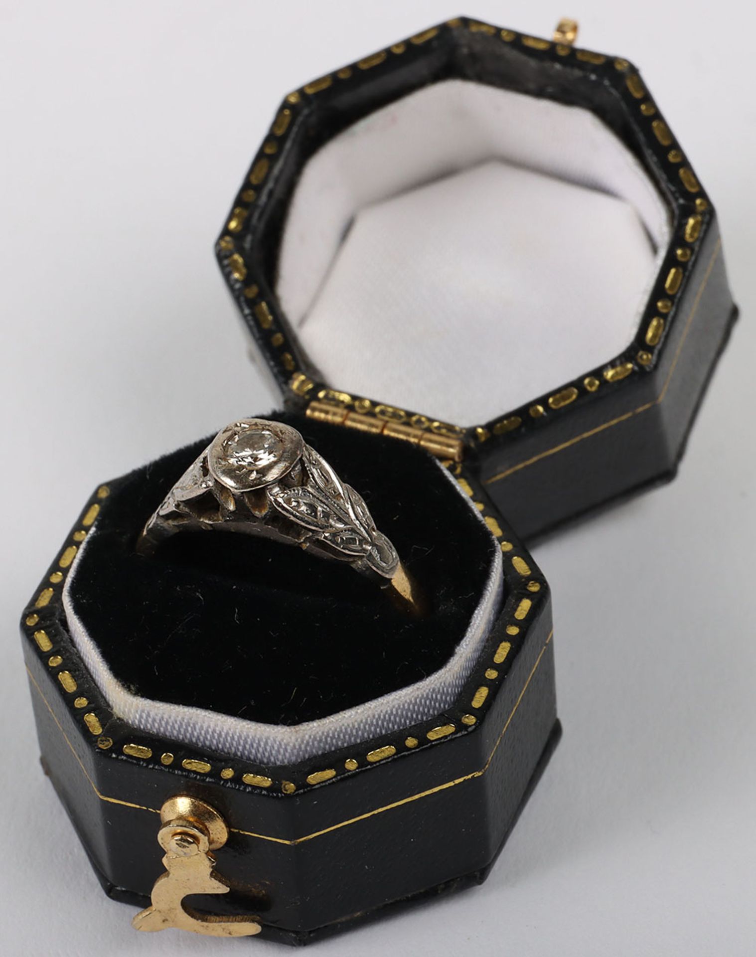 An 18ct gold and diamond ring