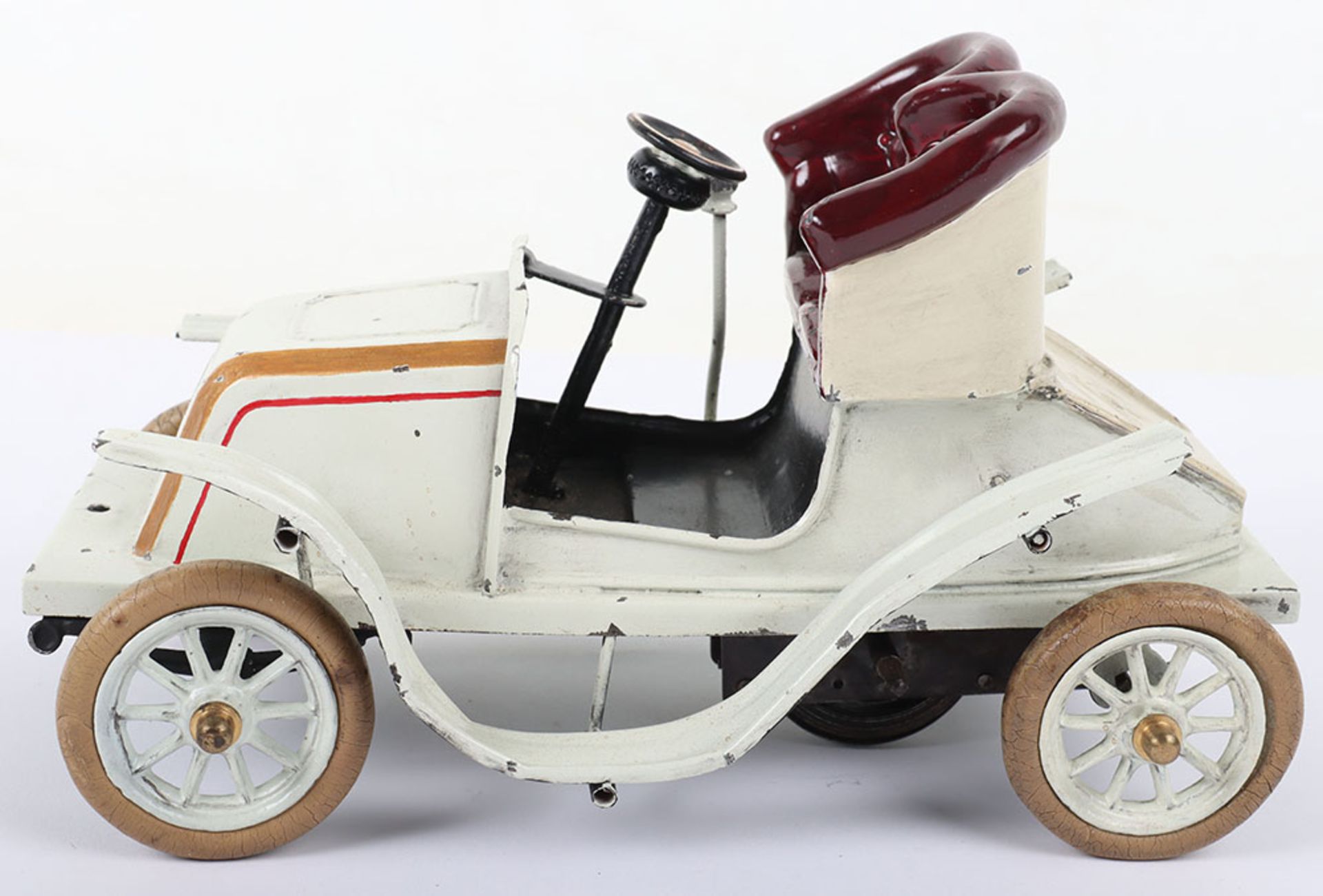 A good Bing tinplate clockwork ‘De Dion’ two seater runabout, German 1904 - Image 2 of 7