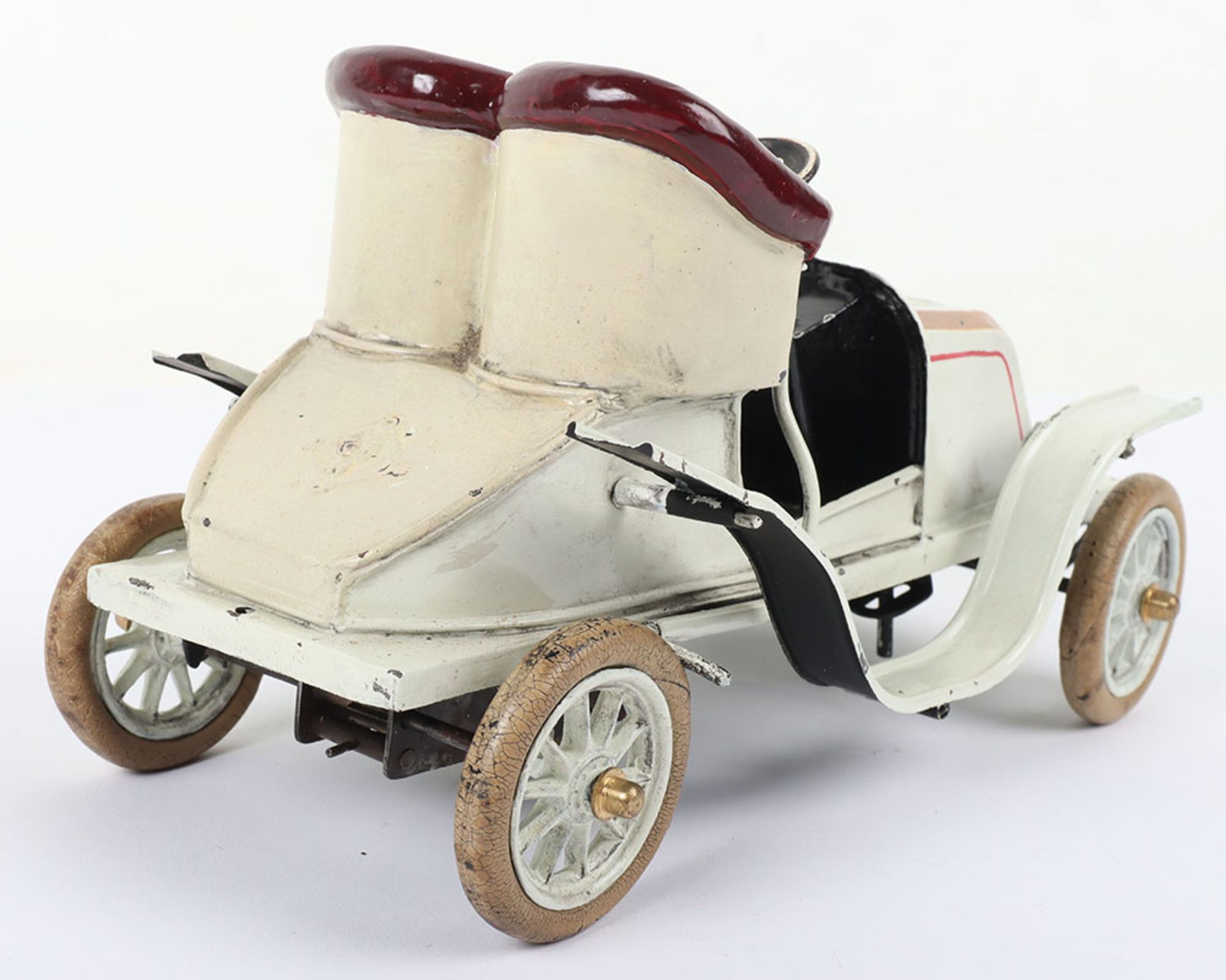 A good Bing tinplate clockwork ‘De Dion’ two seater runabout, German 1904 - Image 5 of 7
