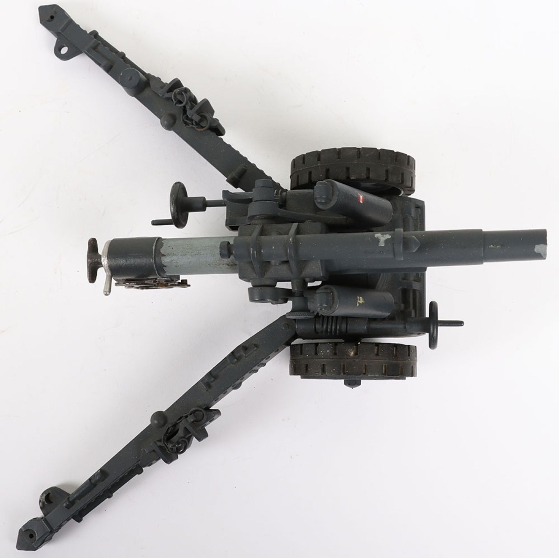 Modern Made Model of a WW2 German Artillery Field Gun - Image 7 of 9