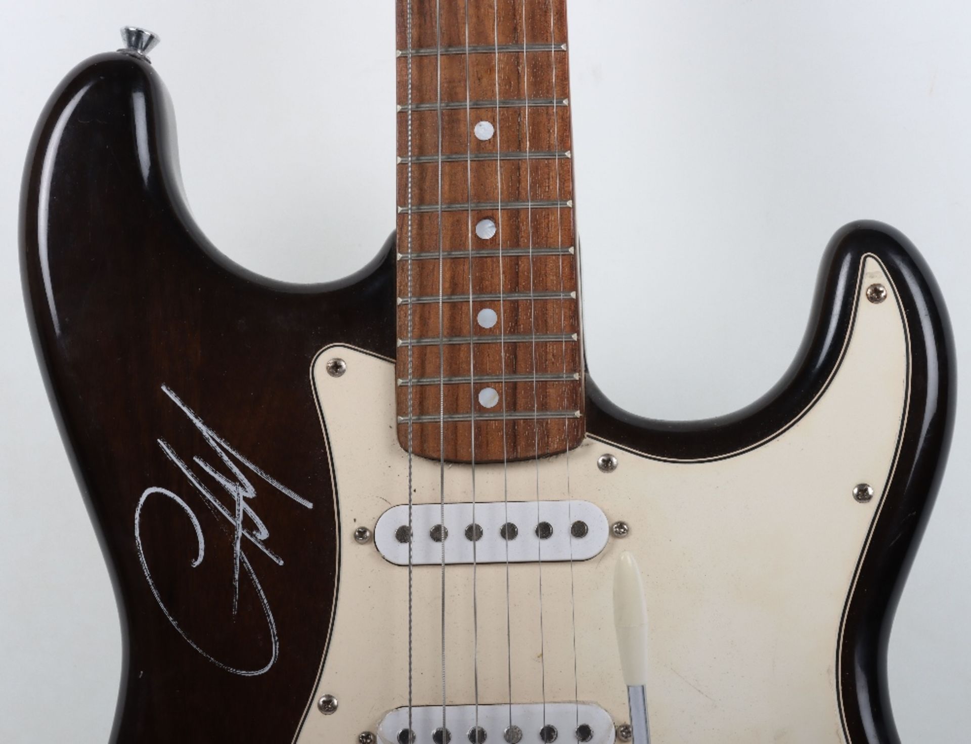 Oasis Signed Guitar - Bild 4 aus 6