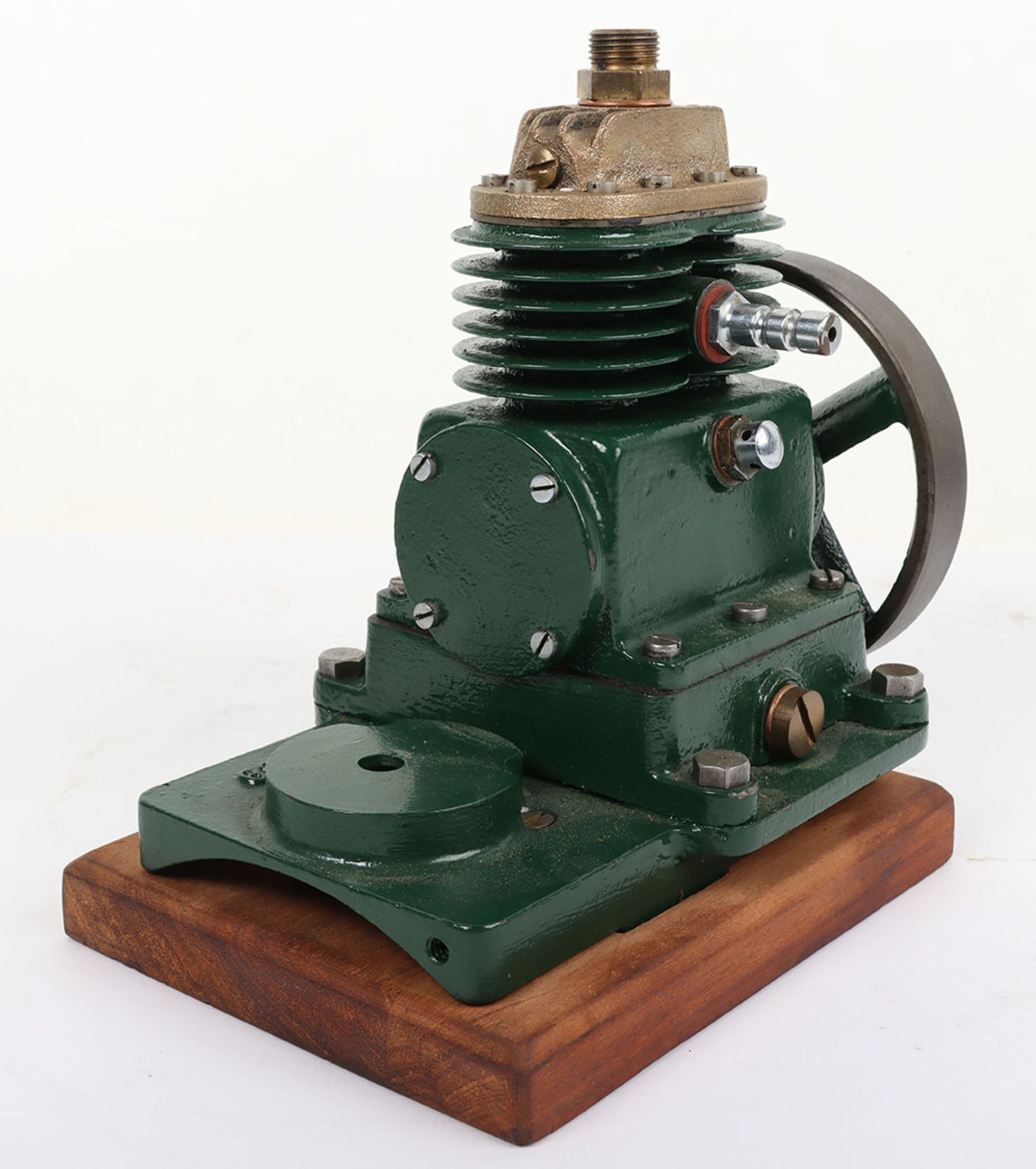 A Dentists Air Compressor engine, - Bild 3 aus 6