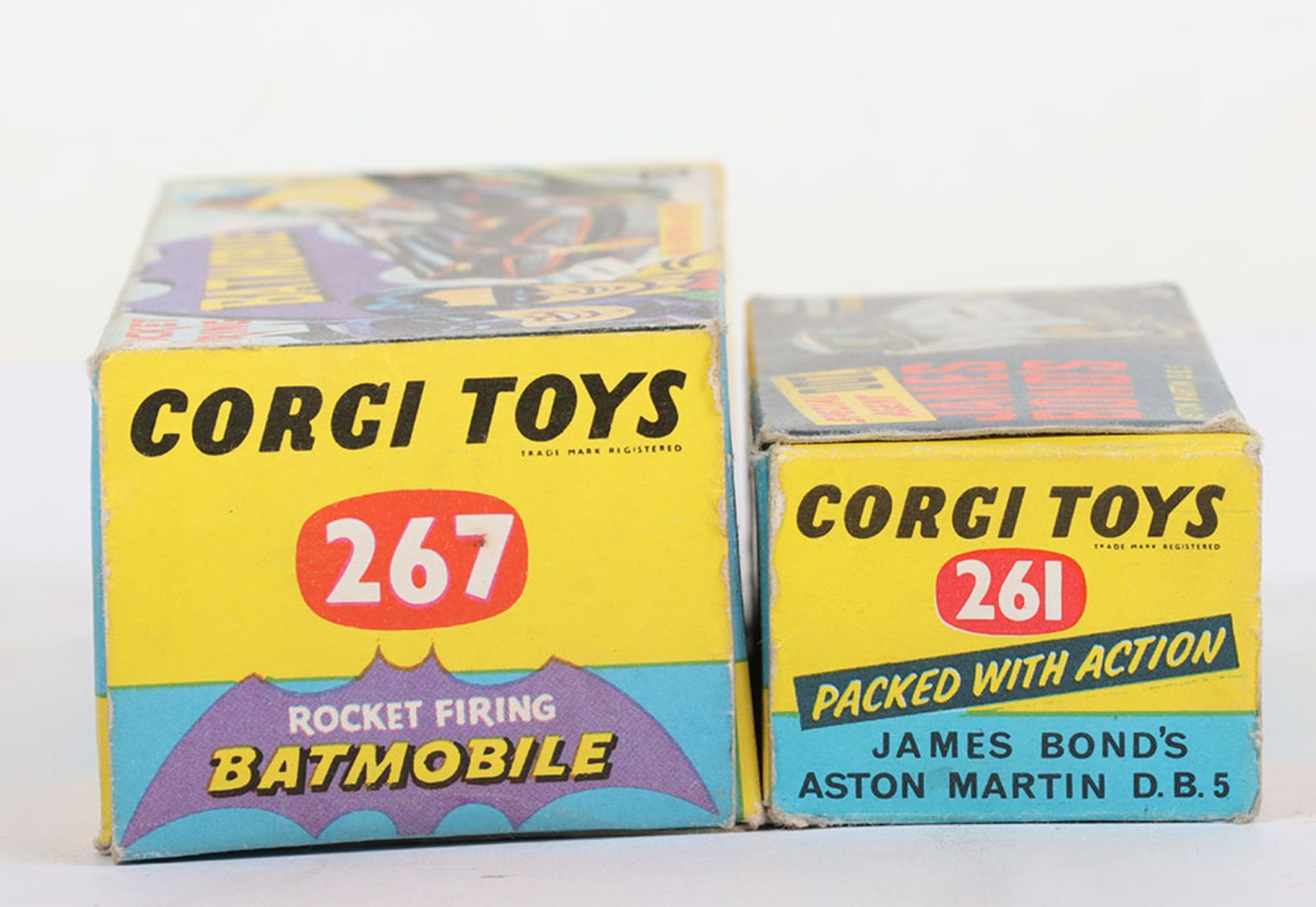 Corgi Toys 267 Batmobile and 261 James Bond Aston Martin - Bild 7 aus 7